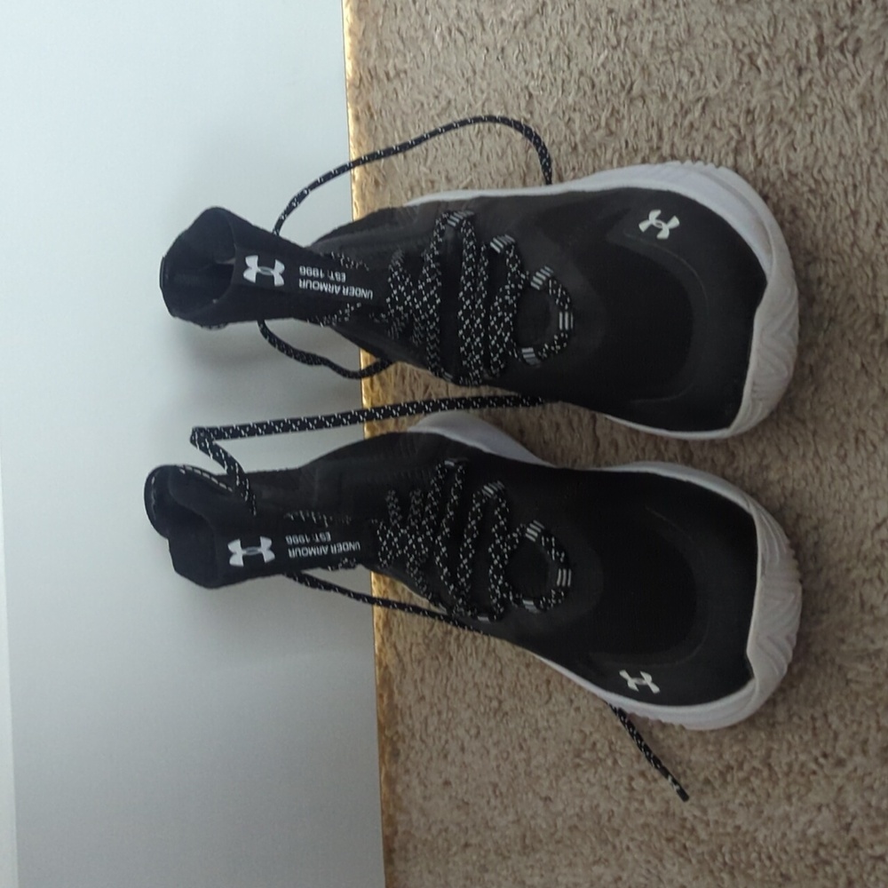 Under Armour UA Highlight Volleyball Sneaker Shoes Black 3021376 001 Women's